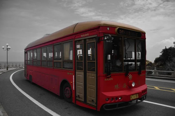 Parada Autobús Con Tranvía Rojo Amarillo — Foto de Stock