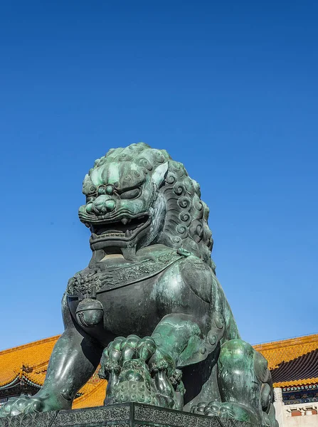 sculpture of the ancient lion in the city of thailand