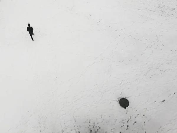 Vieja Pared Con Una Grieta Nieve — Foto de Stock