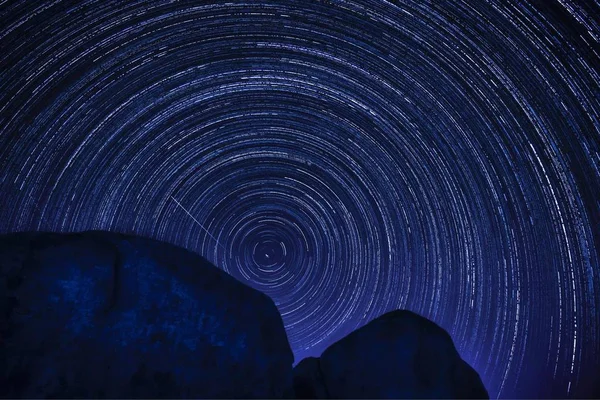 Χρυσά Αστέρια Στο Σκοτεινό Νυχτερινό Ουρανό — Φωτογραφία Αρχείου