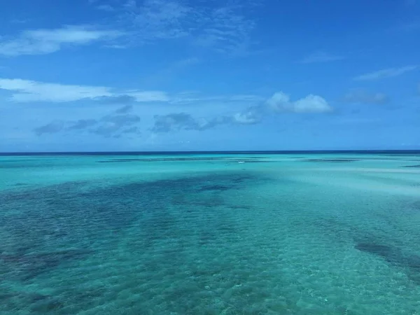 Maldivas Playa Arena Blanca Soleada Isla Paraíso Tropical Con Agua — Foto de Stock