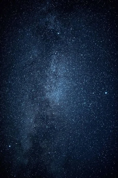 夜空に浮かぶ天の川銀河 — ストック写真