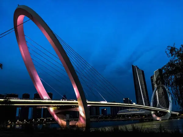 Puente Ciudad Por Noche — Foto de Stock