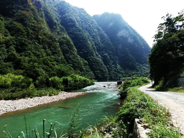 Hermoso Paisaje Con Río Montañas — Foto de Stock