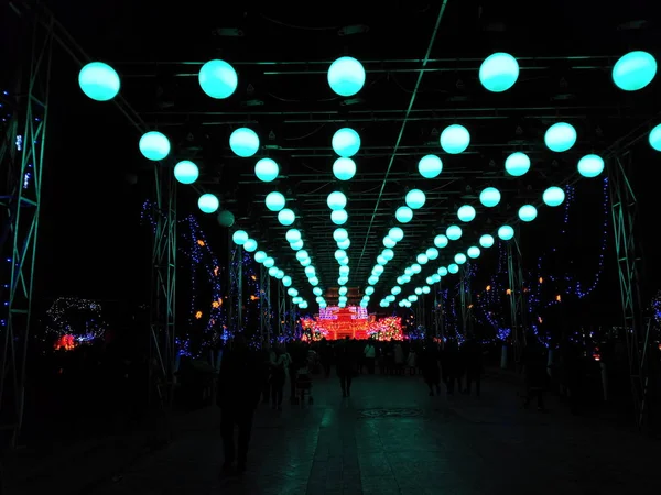 Luces Brillantes Arquitectura Nocturna Ciudad — Foto de Stock