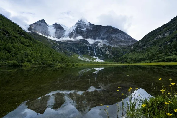 Blick Auf Die Berglandschaft — Stockfoto