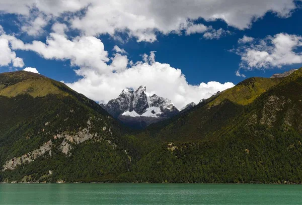 Lago Las Montañas — Foto de Stock