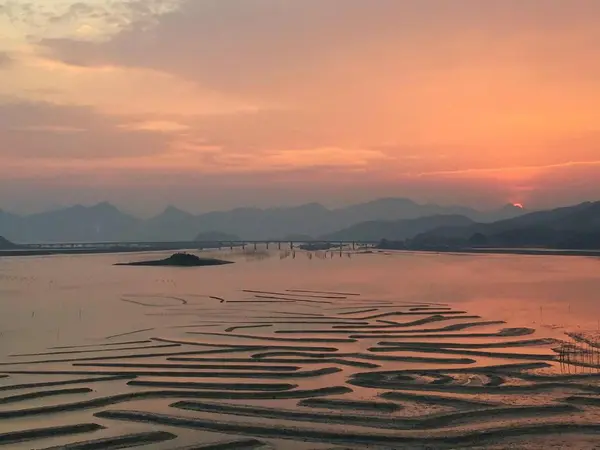 Hermoso Atardecer Sobre Lago — Foto de Stock