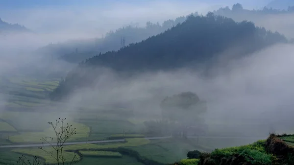 Hermoso Paisaje Natural Con Increíbles Montañas Escénicas — Foto de Stock