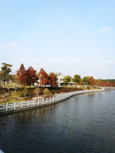 Hermosa Vista Del Río Ciudad — Foto de Stock