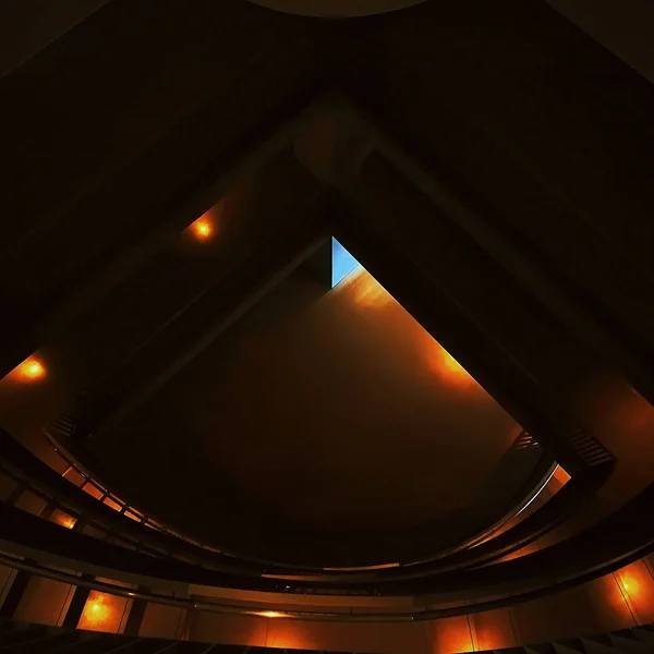 Interior Del Edificio Con Una Ventana — Foto de Stock