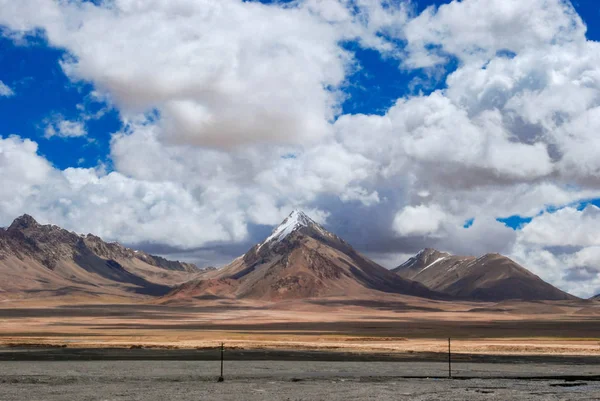 Increíble Paisaje Con Hermosas Montañas Escénicas — Foto de Stock