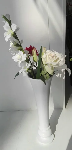 bouquet of white roses in a vase