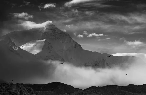 Paisaje Montaña Con Nubes Cielo Nublado — Foto de Stock