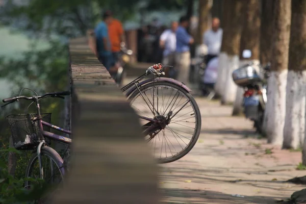 Bicicleta Estacionada Calle — Foto de Stock