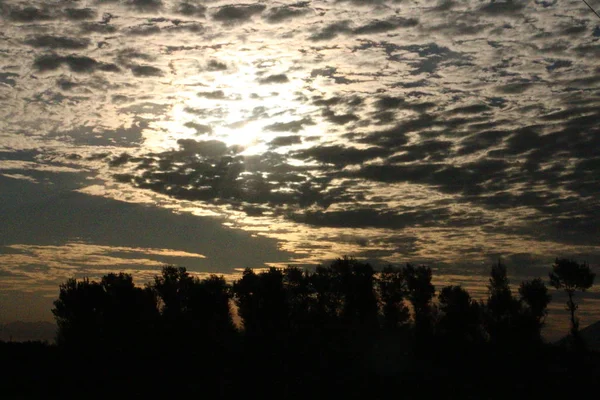 Hermoso Atardecer Sobre Campo — Foto de Stock