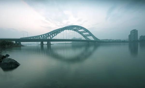 Puente Sobre Río —  Fotos de Stock