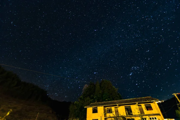 Cielo Nocturno Estrellado Con Nubes Estrellas — Foto de Stock