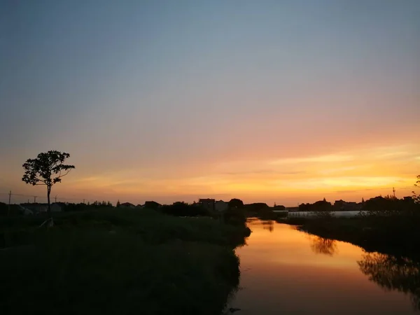 Puesta Sol Sobre Lago — Foto de Stock