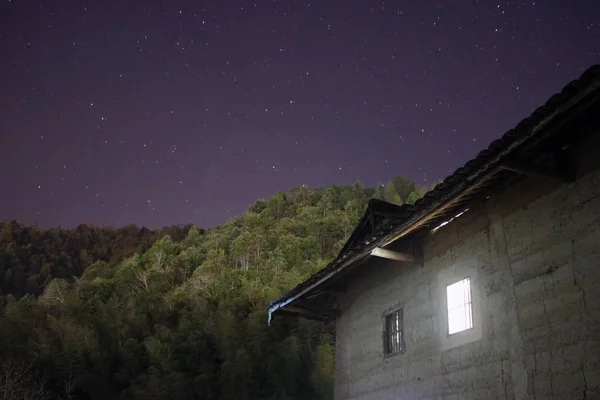 Hermoso Paisaje Una Casa Montaña — Foto de Stock