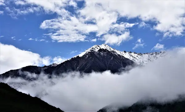 Hermoso Paisaje Las Montañas Del Cáucaso — Foto de Stock