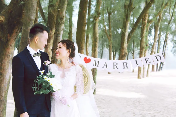 Asian couple during wedding photo session