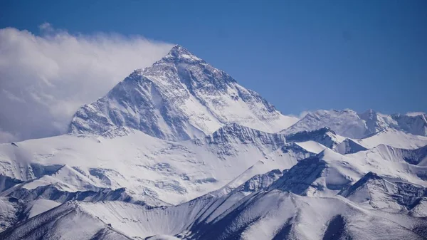 Paisaje Montaña Con Montañas Cubiertas Nieve Invierno — Foto de Stock