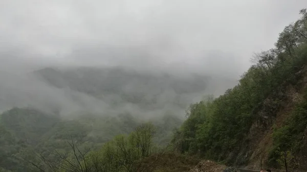 Niebla Brumosa Las Montañas — Foto de Stock