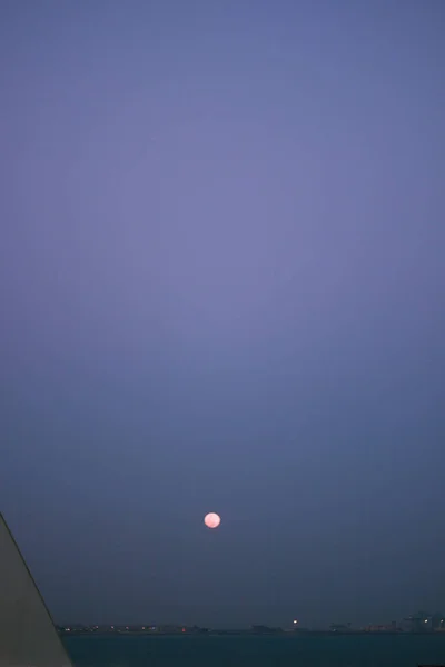 Blick Auf Mond Und Sonne Himmel — Stockfoto