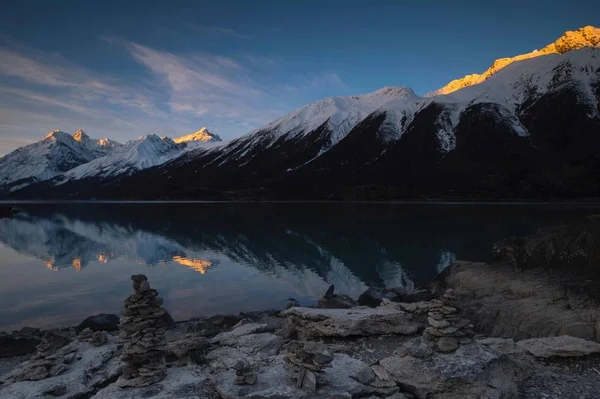 Increíble Paisaje Con Hermosas Montañas Escénicas — Foto de Stock