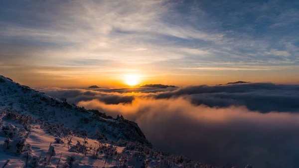 Hermoso Atardecer Sobre Montaña — Foto de Stock