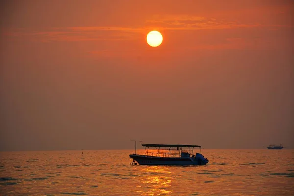 Hermoso Atardecer Sobre Mar — Foto de Stock