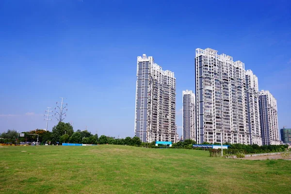 Edificio Moderno Parque — Foto de Stock