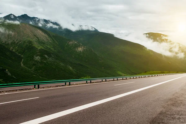 Strada Nelle Montagne Del Norway — Foto Stock