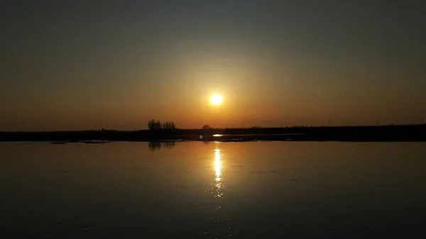 Puesta Sol Sobre Lago — Foto de Stock