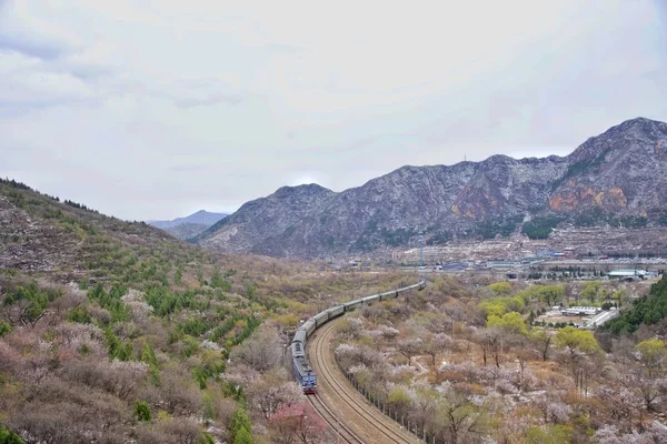 Camino Las Montañas China — Foto de Stock