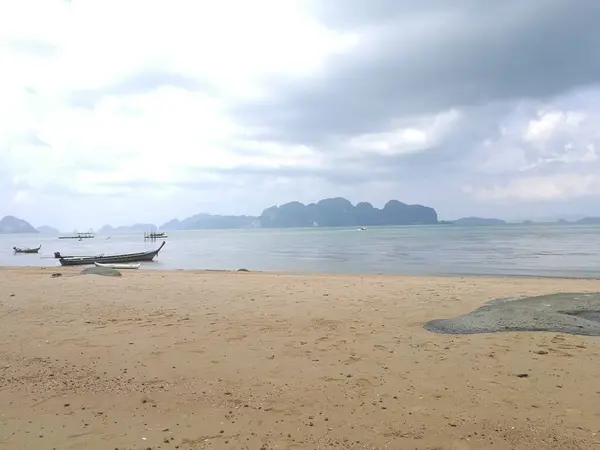 Hermosa Playa Tropical Con Barcos Mar — Foto de Stock