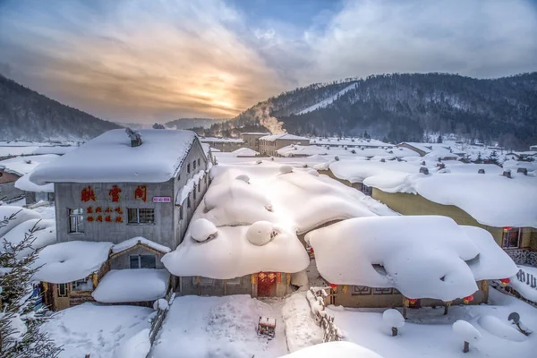 Paisaje Invernal Con Árboles Cubiertos Nieve Las Montañas — Foto de Stock