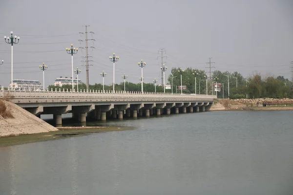 Puente Ciudad Del Río — Foto de Stock