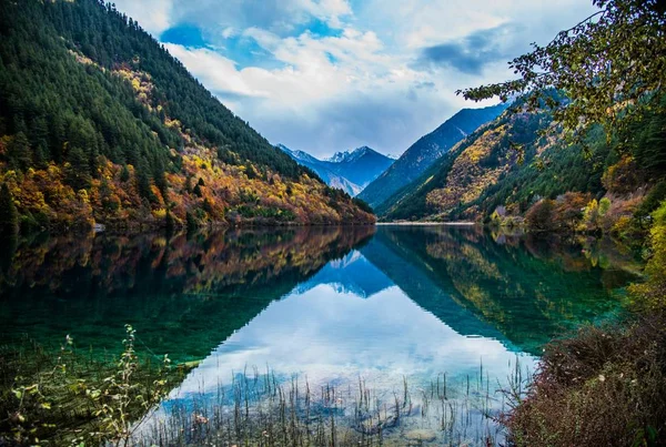 Lago Las Montañas — Foto de Stock