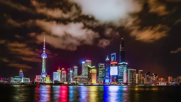 上海建築 都市の建物 オリエンタルパールタワー — ストック写真