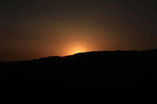 Puesta Sol Sobre Paisaje Montaña — Foto de Stock
