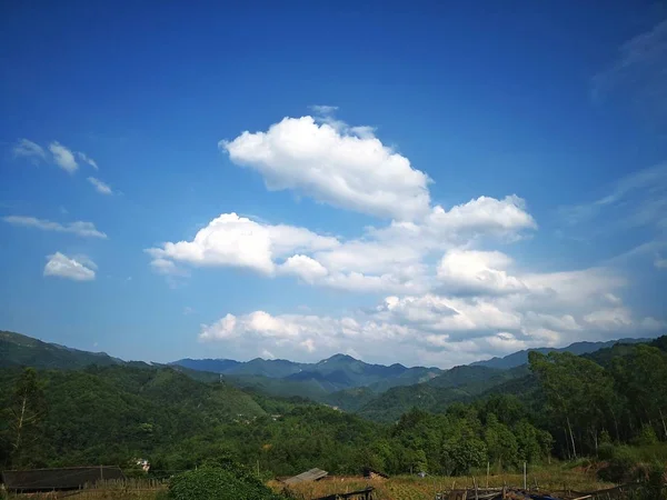 Hermoso Paisaje Montaña Con Cielo Azul — Foto de Stock