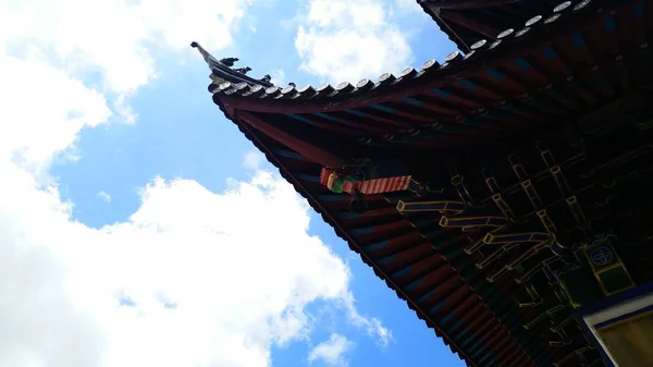 beautiful chinese architecture in japan