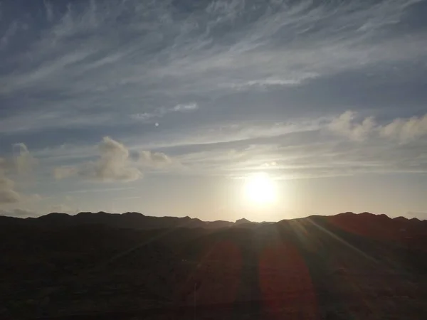 Puesta Sol Sobre Campo Montaña — Foto de Stock