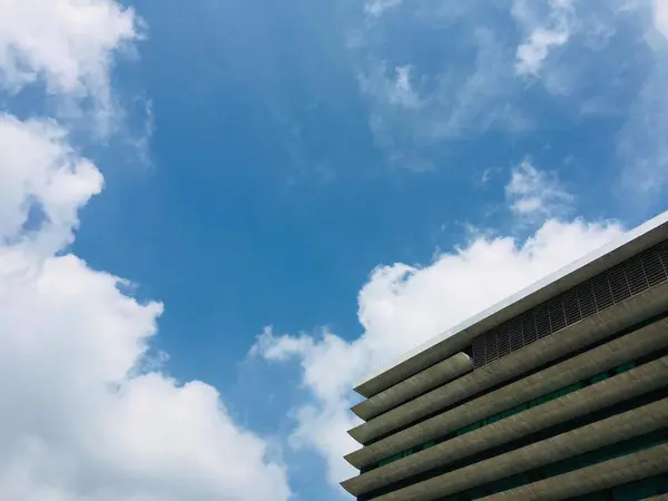 Techo Del Edificio Moderno Con Cielo — Foto de Stock