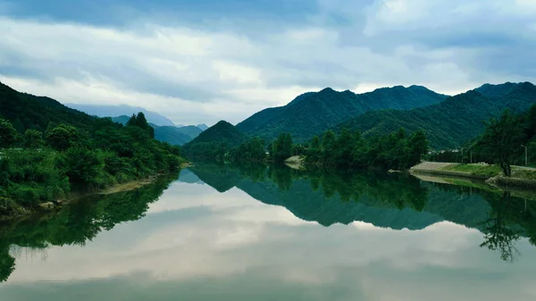 Vista Del Lago Las Montañas — Foto de Stock