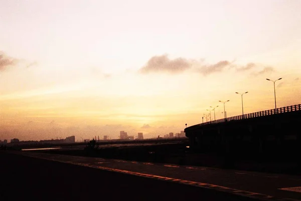 Hermosa Puesta Sol Sobre Ciudad — Foto de Stock