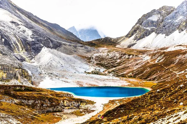 Paisagem Montanhosa Com Montanhas Neve — Fotografia de Stock