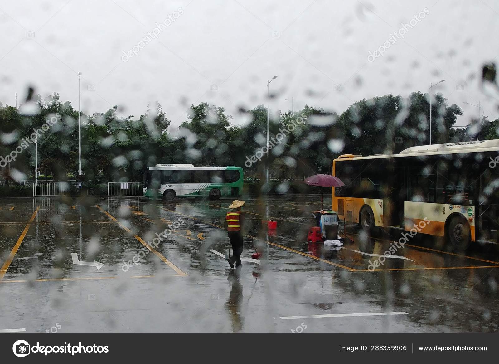 雨の多い街写真素材 ロイヤリティフリー雨の多い街画像 Depositphotos 雨の多い街写真素材 ロイヤリティフリー雨の多い街画像 Depositphotos